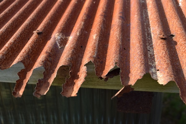 トタン屋根は、塗装すれば、何年もつ？耐久性と補修方法 (3)