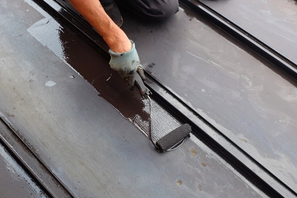 トタン屋根は、塗装すれば、何年もつ？耐久性と補修方法 (1)