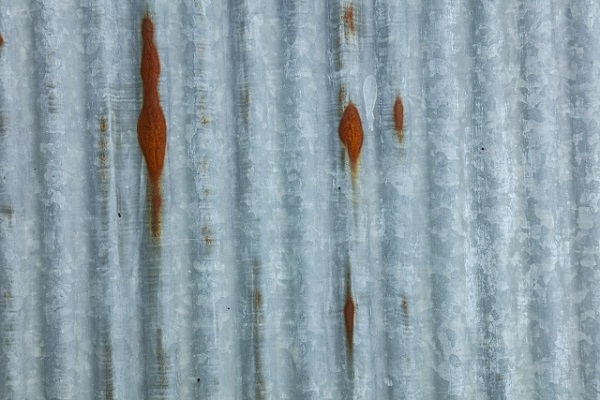 外壁塗装をしたのに錆が！？塗装をしても錆びが発生する3つの原因と対処方法 (4)